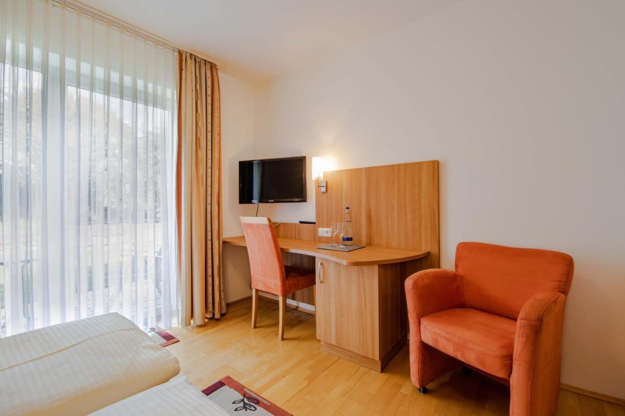 Gasthaus Hotel Ostermeier Attenkirchen エクステリア 写真