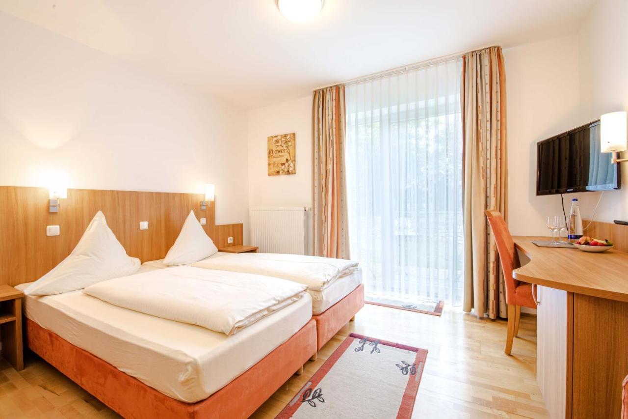 Gasthaus Hotel Ostermeier Attenkirchen エクステリア 写真