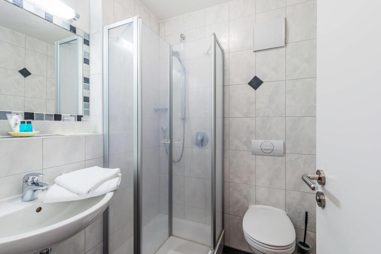 Gasthaus Hotel Ostermeier Attenkirchen エクステリア 写真