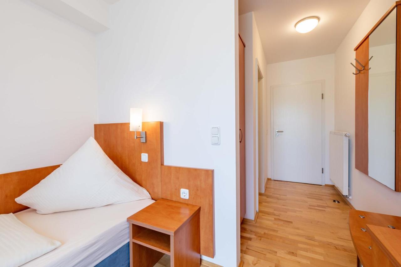 Gasthaus Hotel Ostermeier Attenkirchen エクステリア 写真