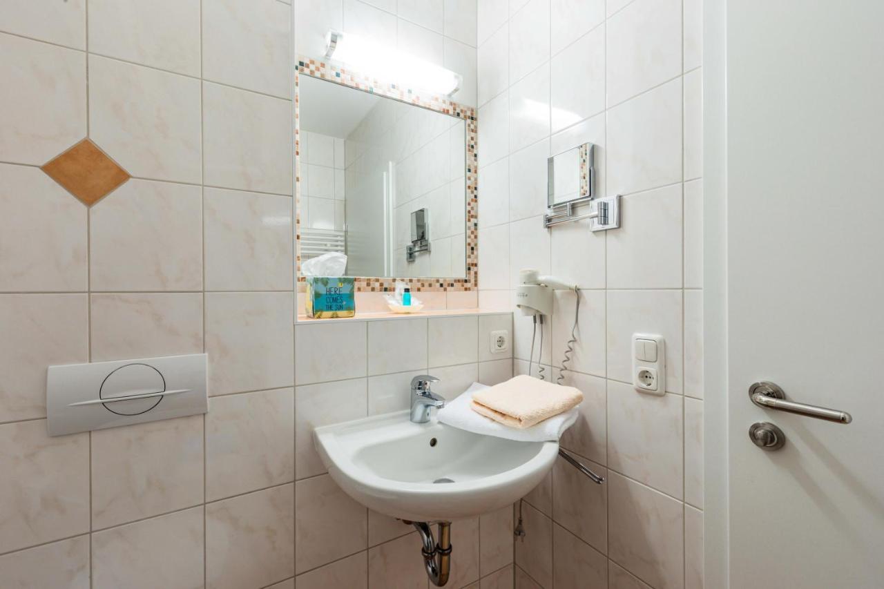 Gasthaus Hotel Ostermeier Attenkirchen エクステリア 写真
